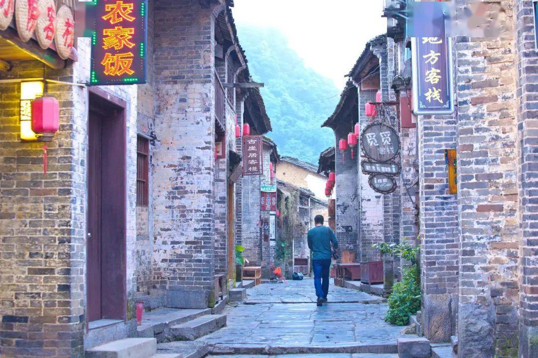 现在还有不看抖音、快手，不玩王者、吃鸡的男生吗？有是怎样的？